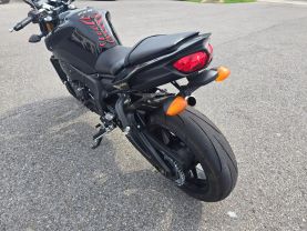 2011 YAMAHA FZ8 SPORTBIKES - -