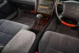 1999 TOYOTA CROWN SEDAN 2JZ-GE ROYAL SALOON ANNIVERSARY PACKAGE