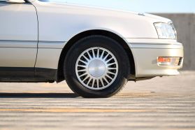 1999 TOYOTA CROWN SEDAN 2JZ-GE ROYAL SALOON ANNIVERSARY PACKAGE