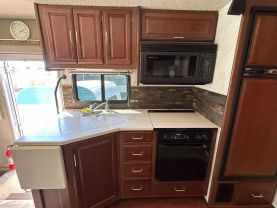 2003 WINNEBAGO ADVENTURER SERIES RV & CAMPERS - 31W WORKHORSE 