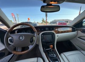 2005 JAGUAR XJ SEDAN V8, 4.2 LITER XJ VANDEN PLAS SEDAN 4D