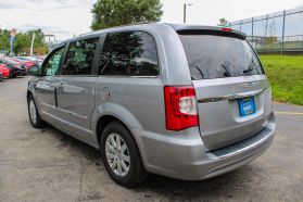 2015 Chrysler Town & Country - Image 5
