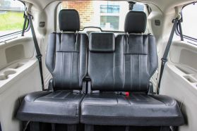 2015 Chrysler Town & Country - Image 22