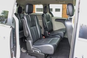 2015 Chrysler Town & Country - Image 20