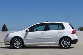 2007 VOLKSWAGEN RABBIT HATCHBACK 5-CYL, PZEV, 2.5 LITER HATCHBACK 4D