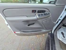 2004 CHEVROLET SUBURBAN 1500 SUV V8, 5.3 LITER LS SPORT UTILITY 4D