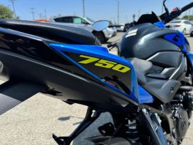 2022 SUZUKI GSX-S750 STREET 4CYL. -