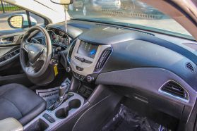 2018 Chevrolet Cruze - Image 13
