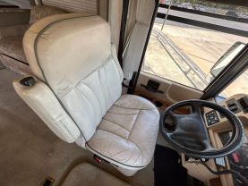2003 WINNEBAGO ADVENTURER SERIES RV & CAMPERS - 31W WORKHORSE 
