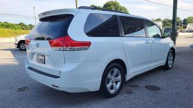 2011 Toyota Sienna Le Minivan 4d - Image 4