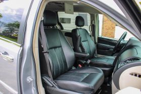 2015 Chrysler Town & Country - Image 18