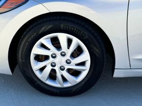2017 HYUNDAI ELANTRA SEDAN 4-CYL, PZEV, 2.0 LITER SE SEDAN 4D