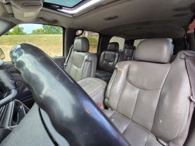 2004 CHEVROLET SUBURBAN 1500 SUV V8, 5.3 LITER LS SPORT UTILITY 4D