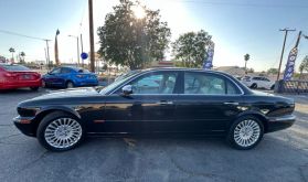 2005 JAGUAR XJ SEDAN V8, 4.2 LITER XJ VANDEN PLAS SEDAN 4D
