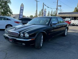 2005 JAGUAR XJ SEDAN V8, 4.2 LITER XJ VANDEN PLAS SEDAN 4D