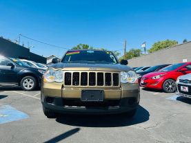 2009 JEEP GRAND CHEROKEE SUV V6, 3.7 LITER LAREDO SPORT UTILITY 4D