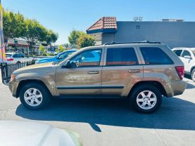 2009 JEEP GRAND CHEROKEE SUV V6, 3.7 LITER LAREDO SPORT UTILITY 4D