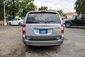 2015 Chrysler Town & Country - Image 6