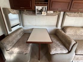 2003 WINNEBAGO ADVENTURER SERIES RV & CAMPERS - 31W WORKHORSE 