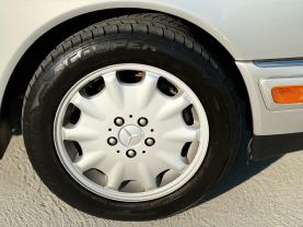 1999 MERCEDES-BENZ E-CLASS SEDAN V6, 3.2 LITER E 320 SEDAN 4D