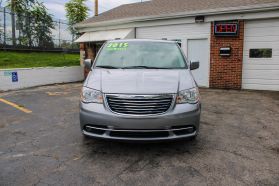 2015 Chrysler Town & Country - Image 2