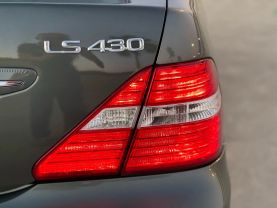 2004 LEXUS LS SEDAN V8, 4.3 LITER LS 430 SEDAN 4D