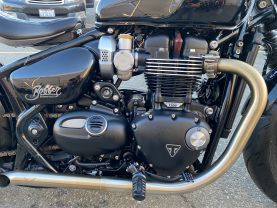 2023 TRIUMPH BONNEVILLE BOBBER CRUISER 2CYL. -