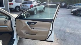 2016 Nissan Altima - Image 20
