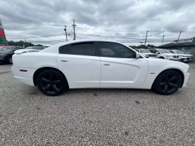 2013 DODGE CHARGER SEDAN V8, HEMI, 5.7 LITER R/T SEDAN 4D