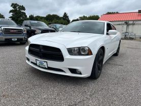 2013 DODGE CHARGER SEDAN V8, HEMI, 5.7 LITER R/T SEDAN 4D