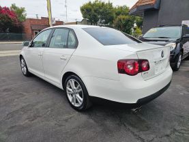 2010 VOLKSWAGEN JETTA SEDAN 5-CYL, PZEV, 2.5 LITER LIMITED EDITION SEDAN 4D