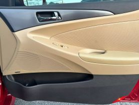 Used 2013 HYUNDAI SONATA SEDAN 4-CYL, HYBRID, 2.4 LITER HYBRID LIMITED SEDAN 4D - LA Auto Star located in Virginia Beach, VA