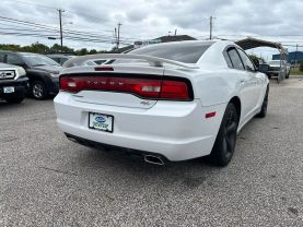 2013 DODGE CHARGER SEDAN V8, HEMI, 5.7 LITER R/T SEDAN 4D