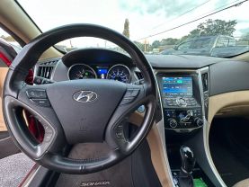 Used 2013 HYUNDAI SONATA SEDAN 4-CYL, HYBRID, 2.4 LITER HYBRID LIMITED SEDAN 4D - LA Auto Star located in Virginia Beach, VA