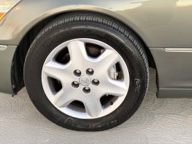 2004 LEXUS LS SEDAN V8, 4.3 LITER LS 430 SEDAN 4D