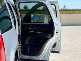 2011 CADILLAC ESCALADE SUV V8, FLEX FUEL, 6.2 LITER SPORT UTILITY 4D
