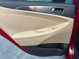 Used 2013 HYUNDAI SONATA SEDAN 4-CYL, HYBRID, 2.4 LITER HYBRID LIMITED SEDAN 4D - LA Auto Star located in Virginia Beach, VA