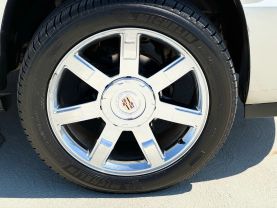 2011 CADILLAC ESCALADE SUV V8, FLEX FUEL, 6.2 LITER SPORT UTILITY 4D