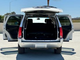 2011 CADILLAC ESCALADE SUV V8, FLEX FUEL, 6.2 LITER SPORT UTILITY 4D