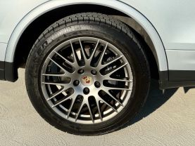 2017 PORSCHE CAYENNE SUV V6, 3.6 LITER PLATINUM EDITION SPORT UTILITY 4D