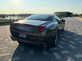 2010 FERRARI CALIFORNIA CONVERTIBLE V8, 4.3 LITER CONVERTIBLE 2D