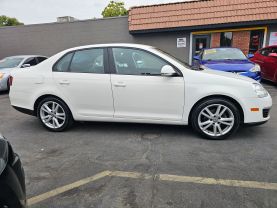 2010 VOLKSWAGEN JETTA SEDAN 5-CYL, PZEV, 2.5 LITER LIMITED EDITION SEDAN 4D