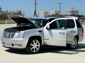 2011 CADILLAC ESCALADE SUV V8, FLEX FUEL, 6.2 LITER SPORT UTILITY 4D
