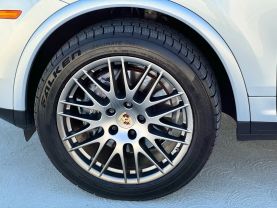 2017 PORSCHE CAYENNE SUV V6, 3.6 LITER PLATINUM EDITION SPORT UTILITY 4D