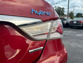 Used 2013 HYUNDAI SONATA SEDAN 4-CYL, HYBRID, 2.4 LITER HYBRID LIMITED SEDAN 4D - LA Auto Star located in Virginia Beach, VA