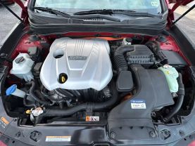 Used 2013 HYUNDAI SONATA SEDAN 4-CYL, HYBRID, 2.4 LITER HYBRID LIMITED SEDAN 4D - LA Auto Star located in Virginia Beach, VA