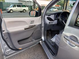 2015 TOYOTA SIENNA