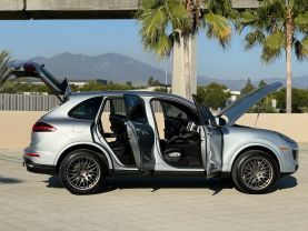 2017 PORSCHE CAYENNE SUV V6, 3.6 LITER PLATINUM EDITION SPORT UTILITY 4D