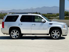 2011 CADILLAC ESCALADE SUV V8, FLEX FUEL, 6.2 LITER SPORT UTILITY 4D