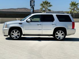 2011 CADILLAC ESCALADE SUV V8, FLEX FUEL, 6.2 LITER SPORT UTILITY 4D
